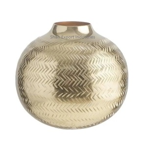 Best Seller Metal Flower <b>Vases</b> in Gold Finished for Home Living Area Tabletop Decoration Hammered Flower <b>Vases</b> - Product Image 4