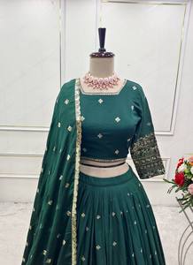 Ensemble ethnique indien pakistanais Georgette Lehenga Choli Dupatta tissu de soie d'art de broderie de séquence lourde pour des occasions de fête indienne - Product Image 4