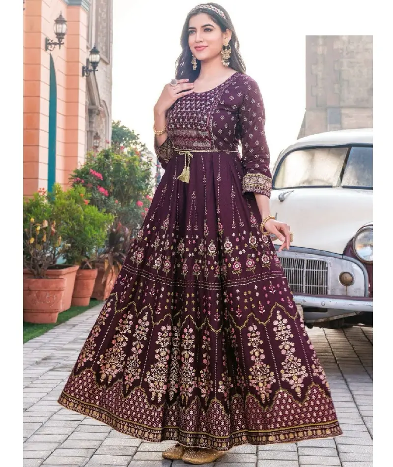 新着レーヨンKurtis美しい刺繍の仕事インドの製造と卸売価格伝統的な服とドレス