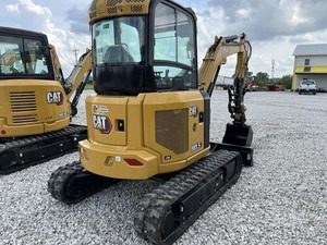 รถขุดขนาดเล็ก CAT 303.5 แบบตีนตะขาบ พร้อมบุ้งกี๋และเครื่องตัดหญ้า สำหรับงานก่อสร้างในฟาร์ม - Product Image 3