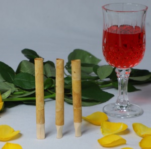 Cônes de rose roulés à la main Le plus grand fabricant indien Pétales de rose de luxe roule des pointes de bois et de verre Meilleurs prix Fournisseur indien - Product Image 6