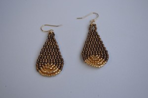 Pendientes Modernos de Cuentas de Vidrio con Diseño Turquesa y Flecos en Cascada, Joyería Única, Regalo de MS Handicraft - Product Image 4