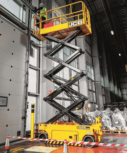 NUEVA LLEGADA PARA JCB S2632E. TIJERAS ELÉCTRICAS MÁQUINA DE ELEVADORES PARA INTERIOR Y EXTERIOR AHORA EN STOCK - Product Image 1