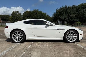 Excellent état, Aston Martin V8 Vantage Coupé d'occasion 2013 - Product Image 3