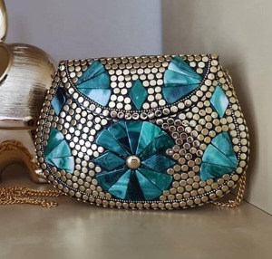 กระเป๋าถือสะพายข้างสไตล์อินเดียสุดหรู งานแฮนด์เมด ดีไซน์โมเดิร์น โลหะผสม โบฮีเมียน คลาสสิก เปิดปิดแบบเปิด กันน้ำ ลายลูกกวาด - Product Image 3