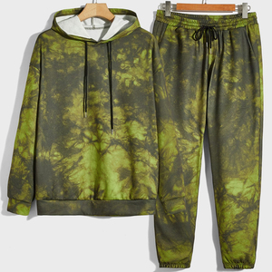 Chándal de entrenamiento de invierno personalizable para hombre, forro polar transpirable, logotipo completo personalizado, conjunto de impresión de transferencia de calor ecológico - Product Image 1
