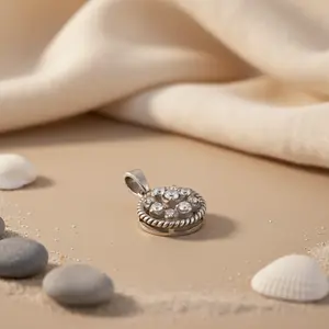 Pendentif en argent 925 fait main avec zircone cubique et finition or rose, style religieux, à porter au quotidien, charme pour femme, cadeau - Product Image 3