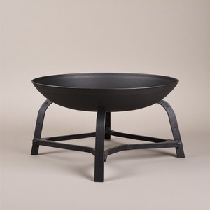 Brasero de Metal de Estilo Clásico Diseñado para Áreas de Relajación al Aire Libre que Brinda Calefacción Confiable y un Diseño Atemporal - Product Image 3