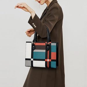 กระเป๋าหนังแฟชั่นสตรีทกันน้ำ - Product Image 2