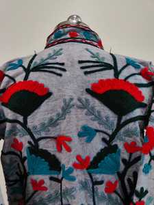 Veste bohème exclusive pour femmes, manteau brodé à la main en coton et tissu TNT, design SALT - Product Image 5