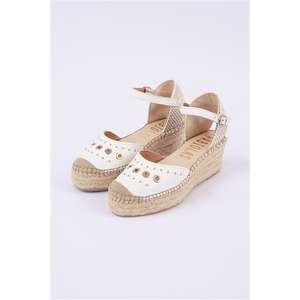 Alpargata cerrada con punta en cuña - Product Image 2