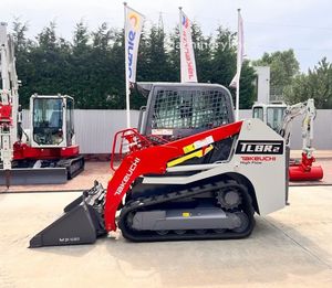 รถตักหน้าตีนตะขาบ Takeuchi TL8 แบบมีห้องโดยสารปิด /TL10V-2/TL11R3 รถตักล้อยางแบบ Skid Steer รับประกัน 5 ปี ชั่วโมงการใช้งานต่ำ ราคาดีที่สุด - Product Image 6
