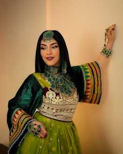 2024 nouvelle tendance haute qualité ensembles de bijoux faits à la main personnalisé multicolore afghan bijoux boucles d'oreilles collier et casque Tikka ensembles - Product Image 2