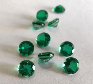Laboratorio creado 6mm Super calidad superior redondo facetado Esmeralda-Laboratorio creado Super Top Esmeralda - Product Image 4