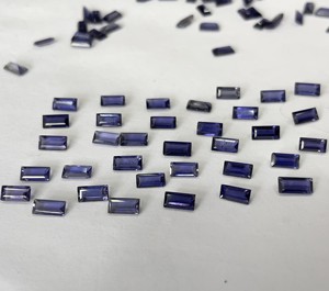 หินอิโอไลต์ธรรมชาติทรงเหลี่ยมตัดขนาด2.5x5มม. ตัดเหลี่ยมเพชรพลอย iolite หลวม - Product Image 3