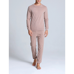 Logo personnalisé OEM Pyjamas pour hommes Pyjamas en satin Ensemble manches longues Vêtements de nuit en soie Hommes Sexy Style moderne Doux Confortable Grande taille Chemise de nuit - Product Image 3