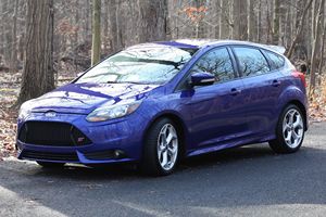 Ford Focus ST 2013 d'occasion en bon état, sans accident, conduite à gauche/droite - Product Image 5