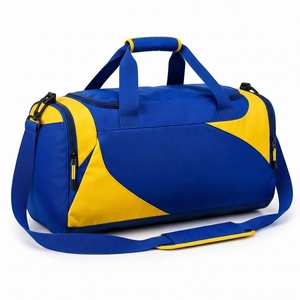 Sac de voyage sur mesure avec matériaux de qualité supérieure, quincaillerie robuste et rangement fiable pour les voyages et les activités sportives - Product Image 2