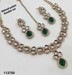 Diseño de flores impresionante hecho a mano Zirconia cúbica moda india gargantilla joyería collar con pendiente y Mangtika conjunto para mujer - Product Image 3