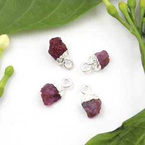 Venta al por mayor de plata electrochapada sola fianza collar hacer conector natural áspero rubí piedra preciosa DIY encontrar componentes joyería - Product Image 2