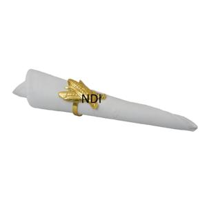 Anillo para Servilletas de Lujo en Acabado Dorado para Uso en Bares, Hoteles, Restaurantes y Bodas, Accesorios de Vajilla de Alta Gama - Product Image 1