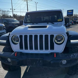 CLEAN 2023 Je-ep Gla-d-i-a-tor Mo-jave Crew Cab 4WD - Product Image 1