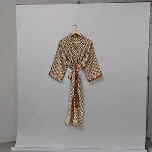 Bata de satén con estampado de bloque Beige de seda pura suave 100% con adorno naranja azul marino logotipo frontal de mujer para Spa Loungewear Resort Made India - Product Image 2