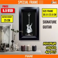 Cadre musical 15 x 9,25 pouces avec signature de guitariste en bois spéciale, guitariste de renom dans le monde