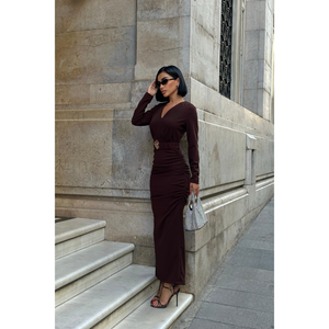 ชุดราตรีสีน้ำตาล คอวี แขนยาว ดีไซน์ยาวแบบจับจีบ พร้อมดีเทลประดับเอว - Product Image 1