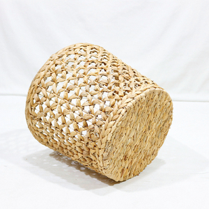 ถังขยะหรือกระถางต้นไม้ทรงกลมแบบสานจากผักตบชวา ดีไซน์เรียบง่าย สไตล์มินิมอล ยี่ห้อ Artex Dong Thap - Product Image 3
