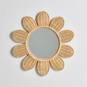 Miroir mural décoratif en rotin naturel à motif floral — Accent suspendu tressé de style bohème pour miroir en rotin pour enfants et décoration en rotin - Product Image 2