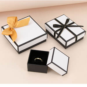 Caja de regalo de joyería blanca, caja de almacenamiento de joyería de cartón, caja de collar de anillo, caja de cartón forrado de esponja Rectangular - Product Image 6