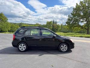 Precio bajo, Kia Rondo LX 2009, auto usado en venta - Product Image 5