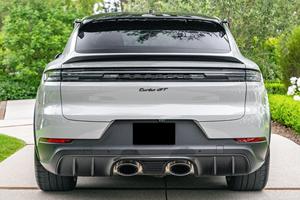 Porsche Cayenne Turbo GT 2024 Gasolina, Bajo Kilometraje - Product Image 2