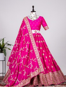 Georgette lehenga choli สไตล์โมเดิร์นพร้อมด้วย dupatta กับงานปักตามลำดับซัพพลายเออร์ขายส่ง - Product Image 3