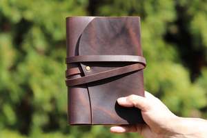 Journal intime A5 en coton blanc personnalisé fait à la main, cahier de notes à couverture rigide en papier blanc unique, peinture au crayon avec bracelet en cuir - Product Image 5