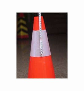 Venta superior Cono de carretera de PC naranja reflectante prismático de alta intensidad de 500mm con seguridad de tráfico de base negra - Product Image 2