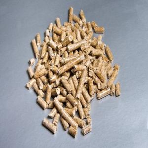 Qualité supérieure 2 palettes ENplus A1 granulés de pin biomasse bois briquettes bâton et sciure de bois 6mm diamètre puces en gros - Product Image 1
