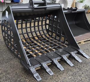 Godet d'excavatrice renforcé à grille, type barre en acier, avec fond ouvert - Product Image 5