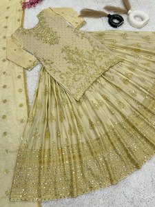 College Garba Party Wear Couleur vive M à XXL Taille Miroir réel Travail Look élégant Designer Salwar Costume avec un faible taux - Product Image 5