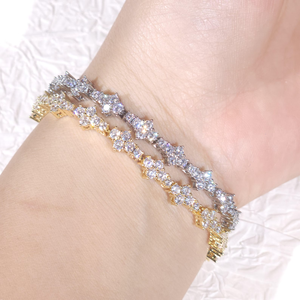Pulsera de Tenis con Diseño de Estrella y Acabado Plateado, Joyería Brillante para Uso Diario y Regalos - Product Image 1
