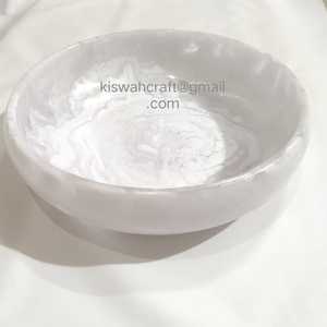 Bol rond en fil de résine au design exclusif Bols de service à salade et fruits de style classique à motif de tourbillon blanc pour les décorations de fête - Product Image 3