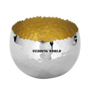 Cuenco de chocolate con acabado dorado y plateado, cuenco dulce de diseñador de forma redonda, cuenco de chocolate nuevo con estilo clásico - Product Image 1