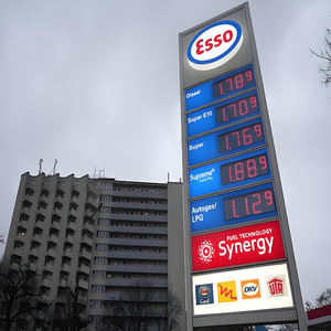 JINBOSHI impermeable digital LED pantalla señalización al aire libre gasolinera señal luminosa con función SDK OEM proveedor - Product Image 1