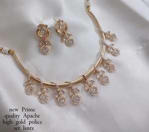 Collar de Gargantilla Pachi Kundan de perlas chapadas en oro de nuevo diseño de alta calidad con pendientes conjuntos de joyería de boda india tradicional - Product Image 4