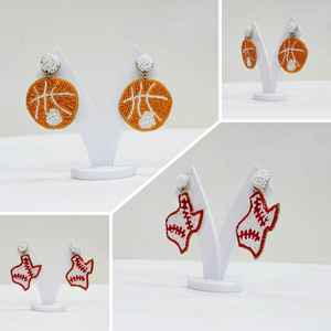 Boucles d'oreilles de la meilleure qualité Game Day-Boucles d'oreilles de baseball, Boucles d'oreilles en perles d'été, Boucles d'oreilles Gameday, Boucles d'oreilles de football - Product Image 4