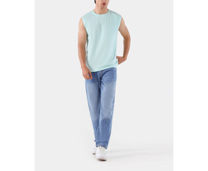 เสื้อกล้ามผู้ชายแฟชั่นฤดูร้อนแบบขายส่ง รับทำโลโก้ ผ้าถักลายริบ ดีไซน์เรียบง่าย สไตล์ลำลองและทันสมัย เหมาะสำหรับอากาศอบอุ่น - Product Image 4