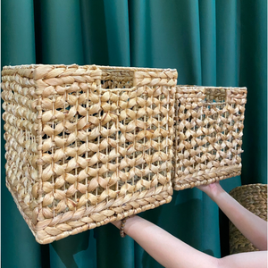 PANIER DE HYACINTHE D'EAU À Motif De Fleurs Artisanales Avec Cadre En Fer Robuste Décor À La Maison Élégant Et Robuste - Product Image 3