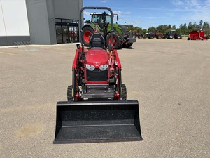 Tracteur Massey Ferguson GC1723EB de haute qualité, modèle original, tracteur utilitaire compact pour l'agriculture avec moteur puissant, disponible dès maintenant - Product Image 2