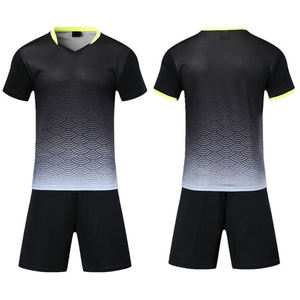 Kits personnalisables en polyester durable pour l'entraînement intense et les matchs pour les clubs et les écoles - Product Image 3